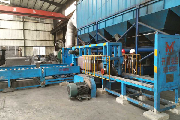 焙燒陽(yáng)極炭塊開槽機(jī),炭塊開槽機(jī)